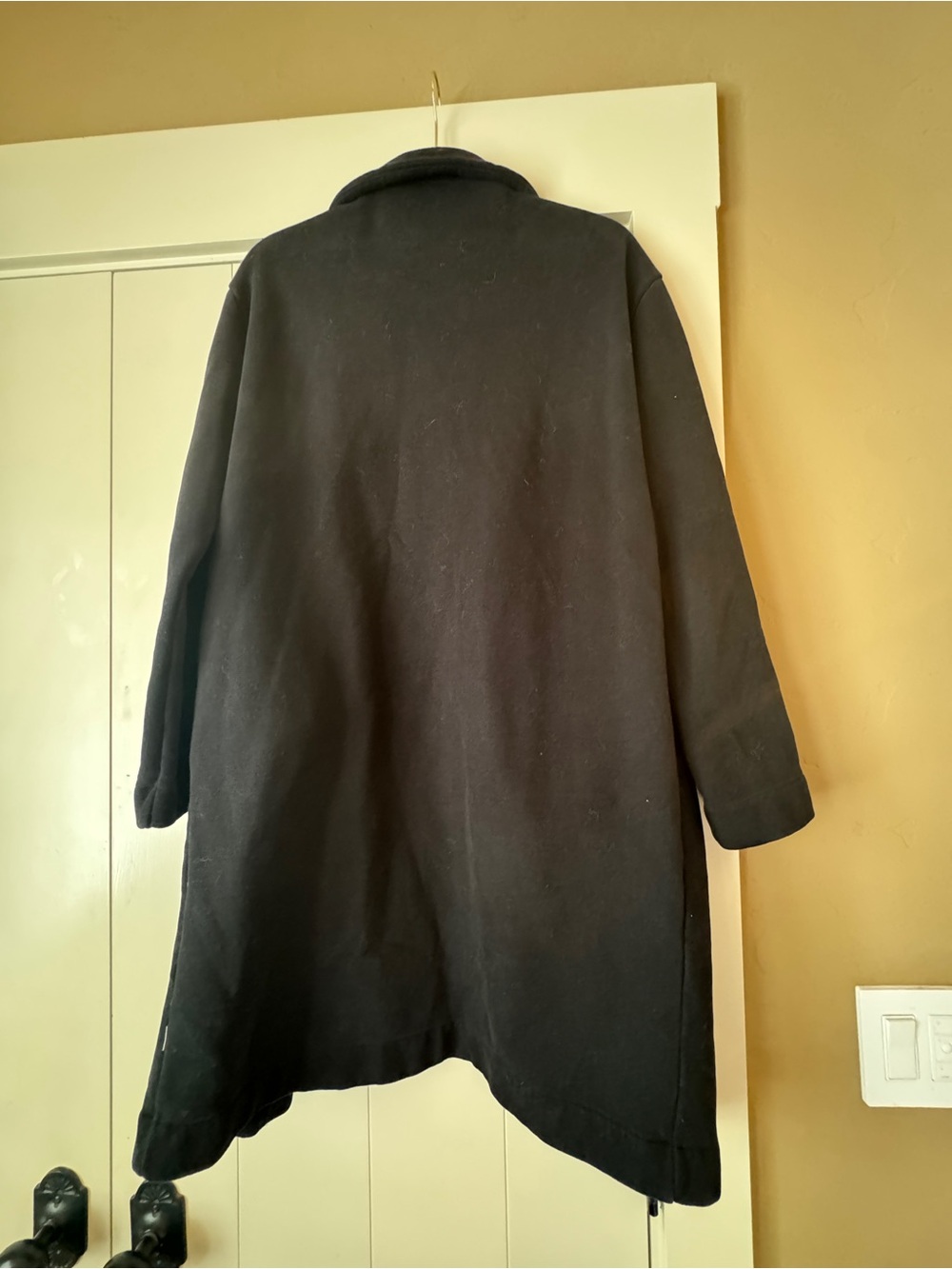 Vuori Black Plush-Lined Jacket - Picture 3 of 4